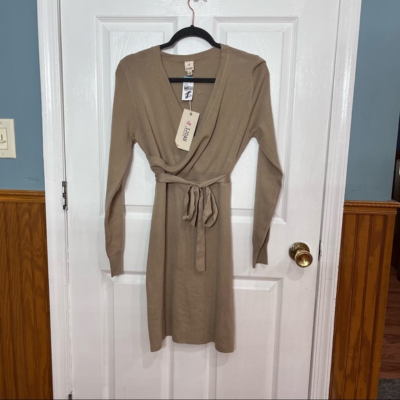 NWT IJOAH Tan Long Sleeve V Neck Knitted Belted Wrap Dress Size L - Picture 2 of 7